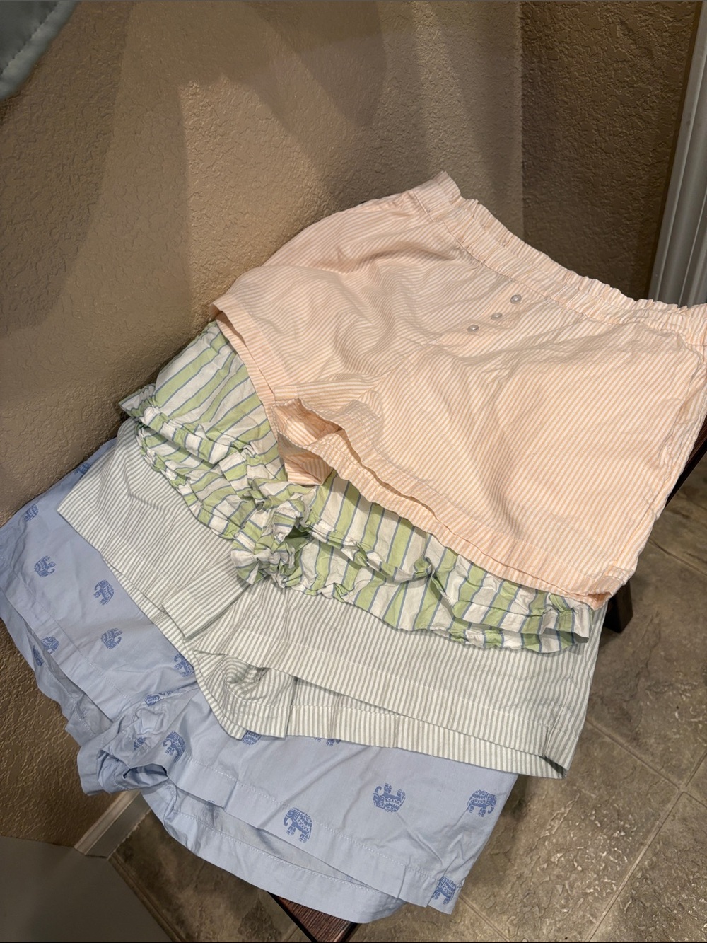 Lot of 4 XS Loft Sleep shorts with pockets